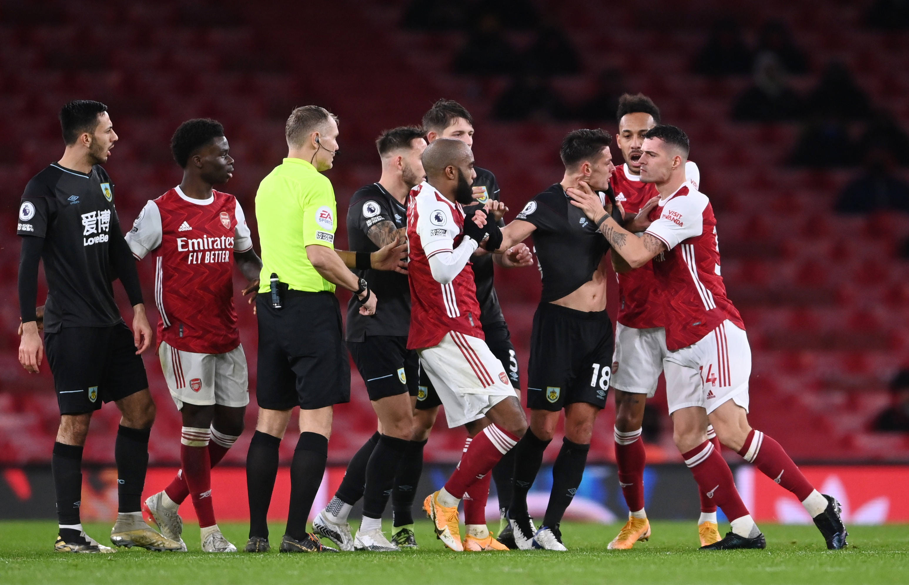 同年龄层的 同年龄层的